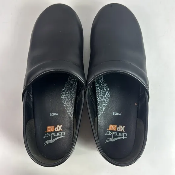 Dansko XP 2.0 Black Leather Women's Clogs