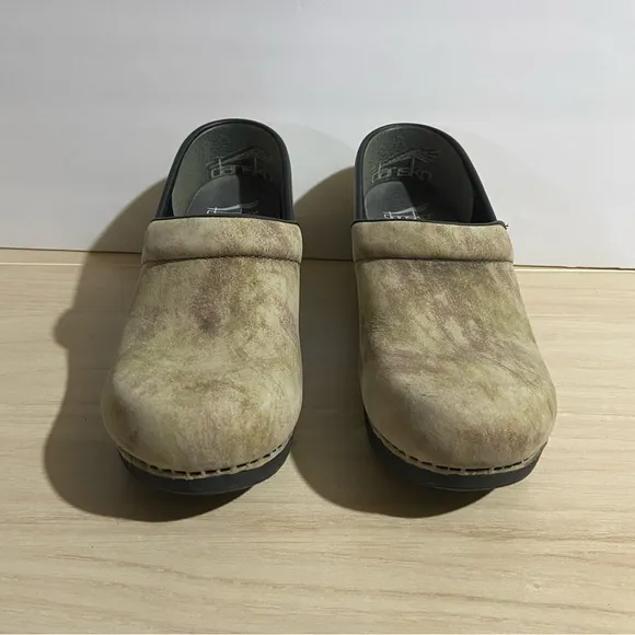 Dansko XP 2.0 Camo Clogs Tan Marbled Slip On Shoes Size 38 7.5-8 Nurse Comfort