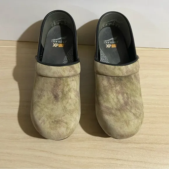 Dansko XP 2.0 Camo Clogs Tan Marbled Slip On Shoes Size 38 7.5-8 Nurse Comfort
