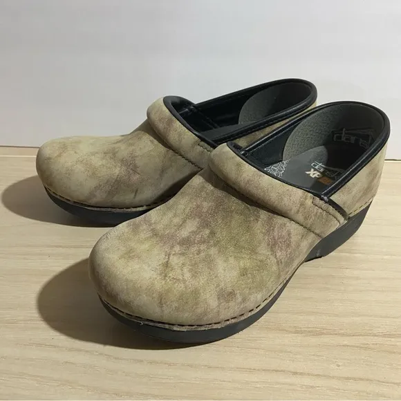 Dansko XP 2.0 Camo Clogs Tan Marbled Slip On Shoes Size 38 7.5-8 Nurse Comfort