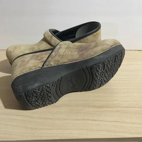 Dansko XP 2.0 Camo Clogs Tan Marbled Slip On Shoes Size 38 7.5-8 Nurse Comfort
