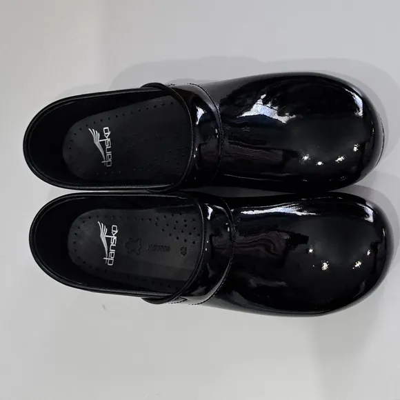 Dansko XP 2.0 Patent Leather Clogs
