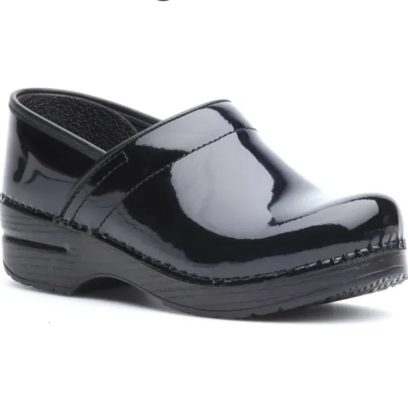 Dansko XP 2.0 Patent Leather Clogs