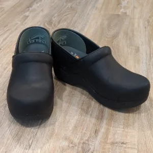 Dansko XP 2.0 Women's Black Clogs Size 38 Euro (8 US)