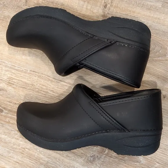 Dansko XP 2.0 Women's Black Clogs Size 38 Euro (8 US)