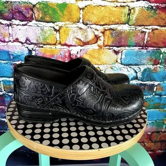 Dansko XP  Black Leather Slip Resistant Comfort Clogs Size 40