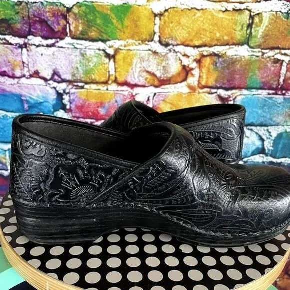 Dansko XP  Black Leather Slip Resistant Comfort Clogs Size 40