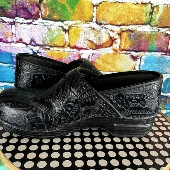 Dansko XP  Black Leather Slip Resistant Comfort Clogs Size 40