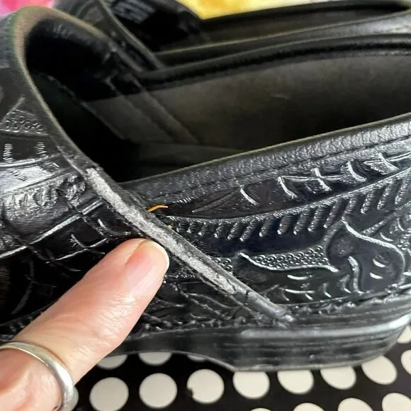 Dansko XP  Black Leather Slip Resistant Comfort Clogs Size 40