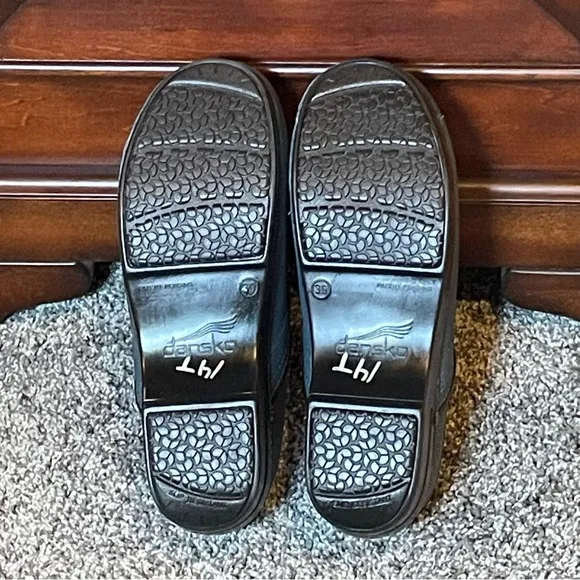 Dansko XP Blue Textured Clogs (NWOT) Size 39/8.5 - 9