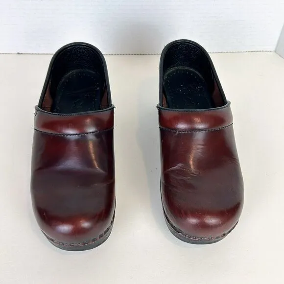 Dansko  XP Clogs Shoes Cordovan Red Burgundy Comfort Brushed Leather 37 6.5 - 7