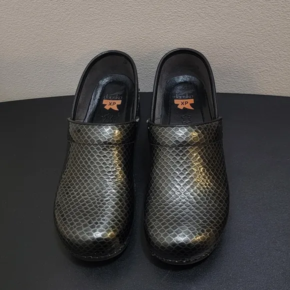 Dansko XP Professional Black Snake Skin Pattern Comfort Clogs Women's Sz 41 / 11