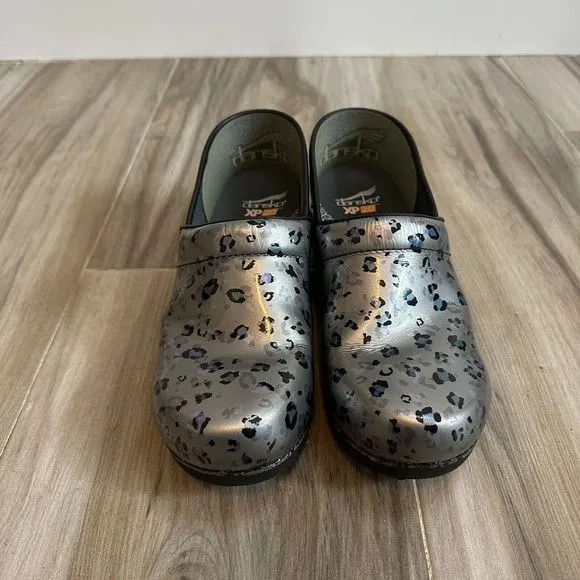 Dansko XP Shoe Woman Size 40 or 8 Maryjane Clogs Orthopedic Comfort Nurse Doctor