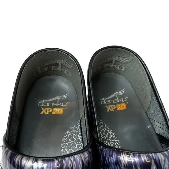 Dansko XP 2.0 navy blue ikat patent clogs size 41