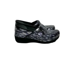 Dansko XP 2.0 navy blue ikat patent clogs size 41