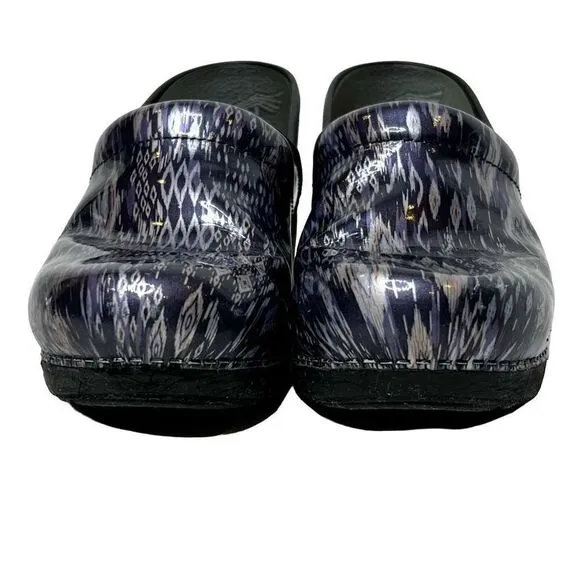 Dansko XP 2.0 navy blue ikat patent clogs size 41
