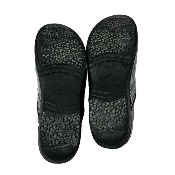 Dansko XP 2.0 navy blue ikat patent clogs size 41