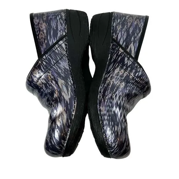 Dansko XP 2.0 navy blue ikat patent clogs size 41