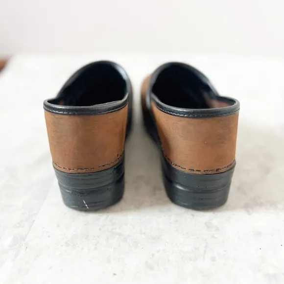 Dansko Professional Antique Brown Oiled Leather Platform Distressed Clogs 42