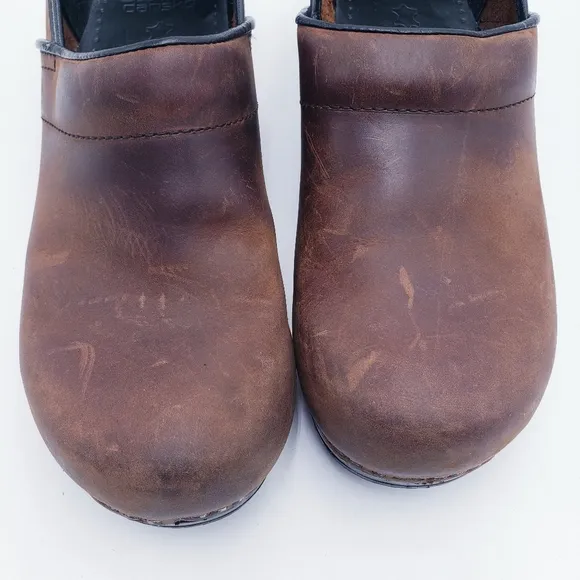 Dansko Professional Antique Brown Oiled Leather Platform Distressed Clogs 43