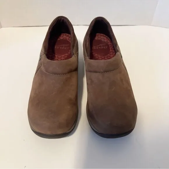 DANSKO Womens Celeste Brown Suede Vibram Slip On Work Comfort Clogs Size 6.5-7