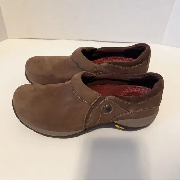DANSKO Womens Celeste Brown Suede Vibram Slip On Work Comfort Clogs Size 6.5-7