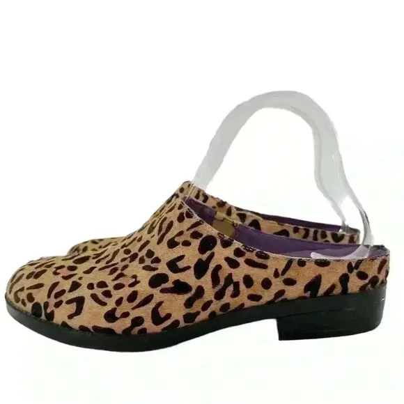 David Tate flats size 8.5 W brown cheetah print calf hair slip on mules clogs