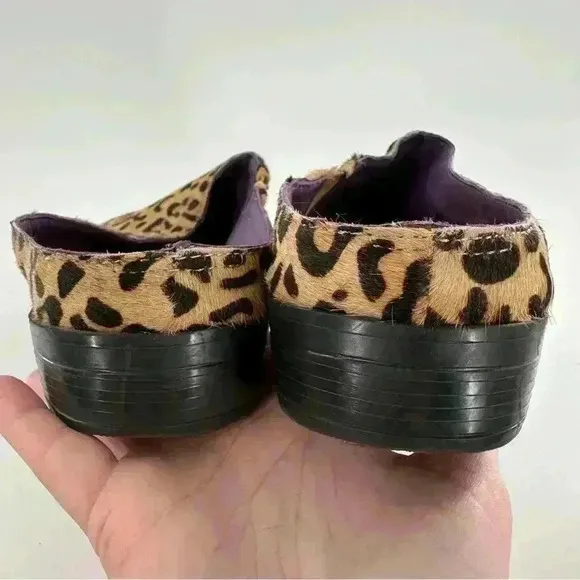 David Tate flats size 8.5 W brown cheetah print calf hair slip on mules clogs