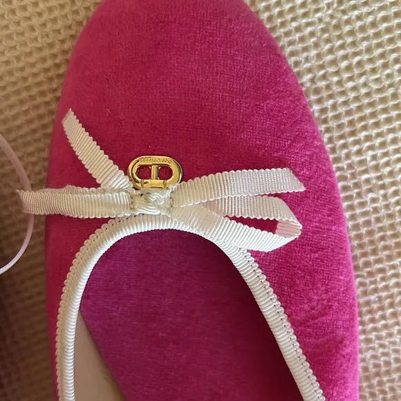 Dee Ocleppo Athens terry-cloth mules,  fuchsia pink, size 10, NWOT Display Pair