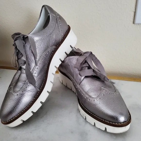 Designer Carmens Pewter Color Leather Wingtip Oxfords Women's Shoe Size 39  8.5