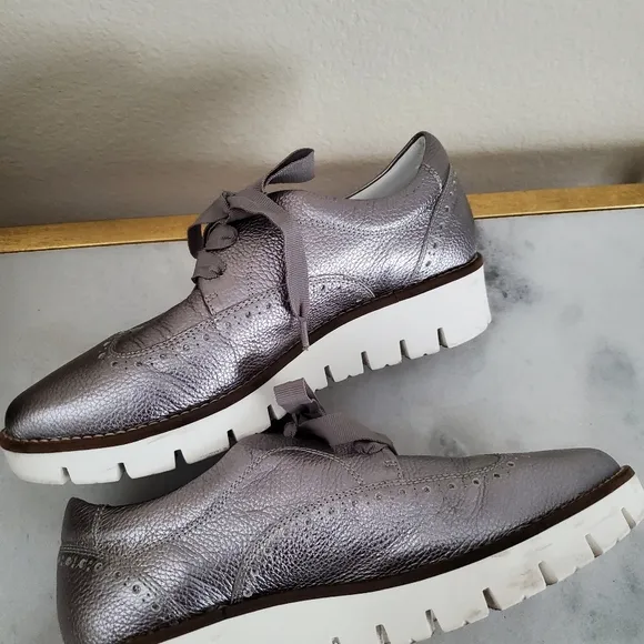 Designer Carmens Pewter Color Leather Wingtip Oxfords Women's Shoe Size 39  8.5