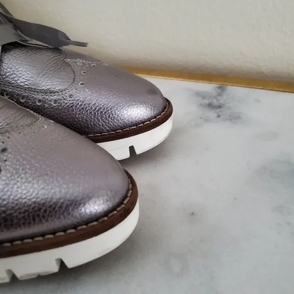 Designer Carmens Pewter Color Leather Wingtip Oxfords Women's Shoe Size 39  8.5