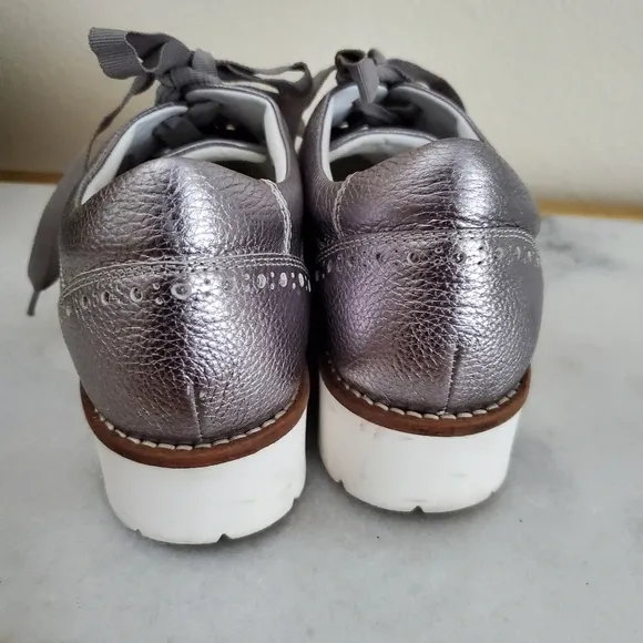 Designer Carmens Pewter Color Leather Wingtip Oxfords Women's Shoe Size 39  8.5