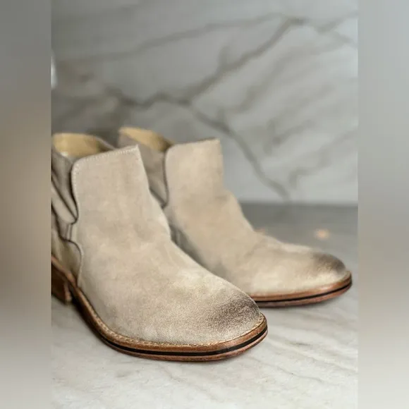 Diba True Caspian Beige Suede Boots New in Box