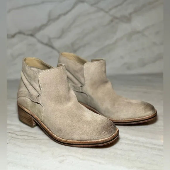 Diba True Caspian Beige Suede Boots New in Box