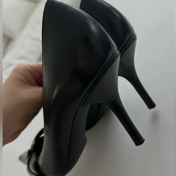 Dior bondage buckle Black kitten heels