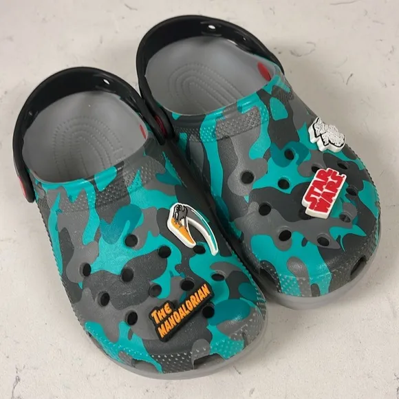 Disney Parks Star Wars Green Camo The Mandalorian Crocs Clogs Men Size 5  Unisex
