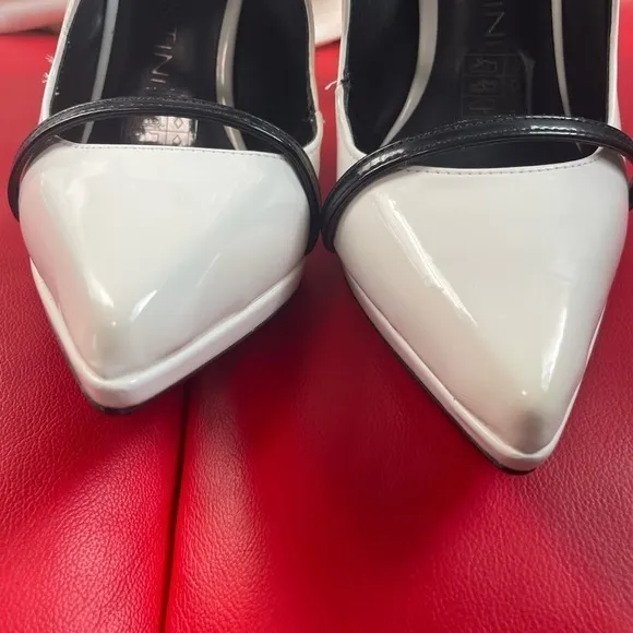 Divalentini white patent black straps pointed toe slip in heels. Size 6