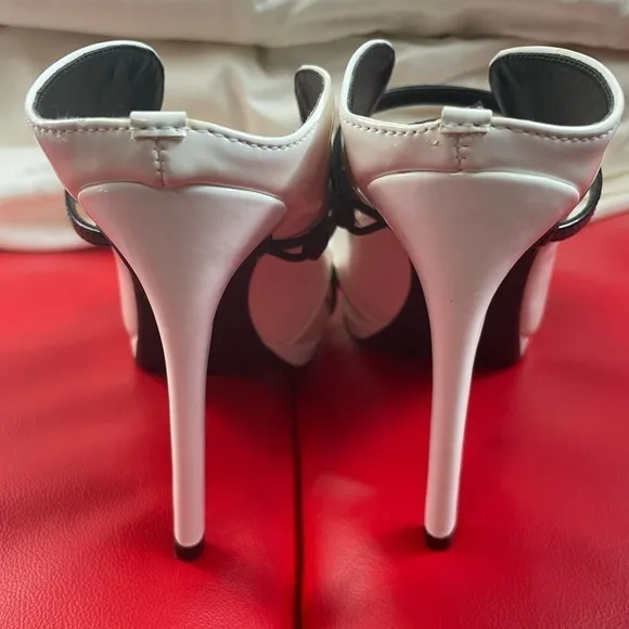 Divalentini white patent black straps pointed toe slip in heels. Size 6
