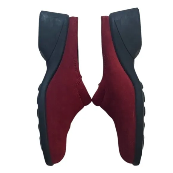 DKNY Red Suede Soft Leather Slip On Clogs Womens Size 6.5M