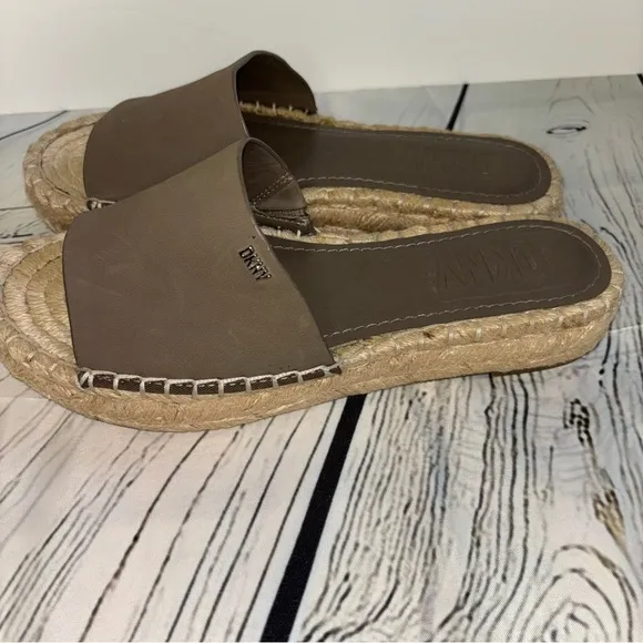 DKNY Women's Everyday Camillo-Platform S Slide Sandal Size 7