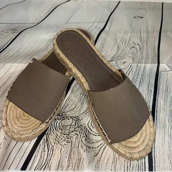 DKNY Women's Everyday Camillo-Platform S Slide Sandal Size 7