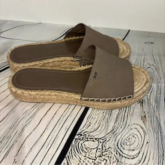DKNY Women's Everyday Camillo-Platform S Slide Sandal Size 7