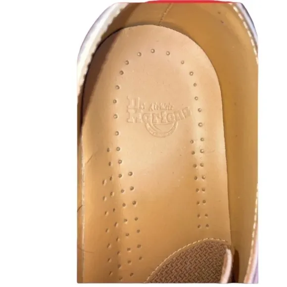 DOC DR. MARTENS Wanama Tan Oxfords Women’s Size US 10