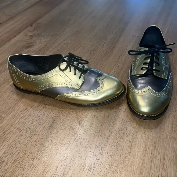 Docs Dr Doc Martens Polina Wingtip Lace Up Oxfords Women’s 8 Gold Platinum Eu 39