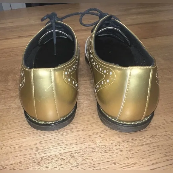 Docs Dr Doc Martens Polina Wingtip Lace Up Oxfords Women’s 8 Gold Platinum Eu 39