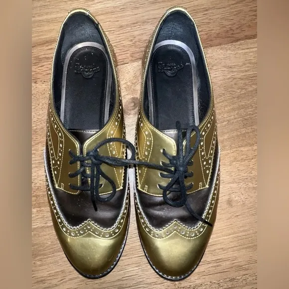 Docs Dr Doc Martens Polina Wingtip Lace Up Oxfords Women’s 8 Gold Platinum Eu 39