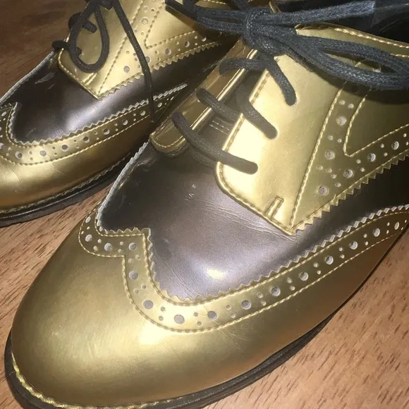 Docs Dr Doc Martens Polina Wingtip Lace Up Oxfords Women’s 8 Gold Platinum Eu 39