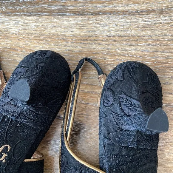 Dolce &amp; Gabbana Vintage Lace Slingback Heels