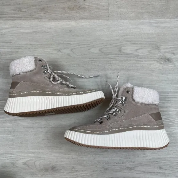 Dolce Vita Debbie Platform Sherpa Sneaker Ankle Boot Womens 8.5 Taupe Suede NEW
